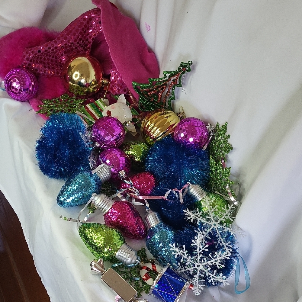 Peacock Ornaments Jewel Theme Colorful Christmas 31 ornaments + Tree Skirt